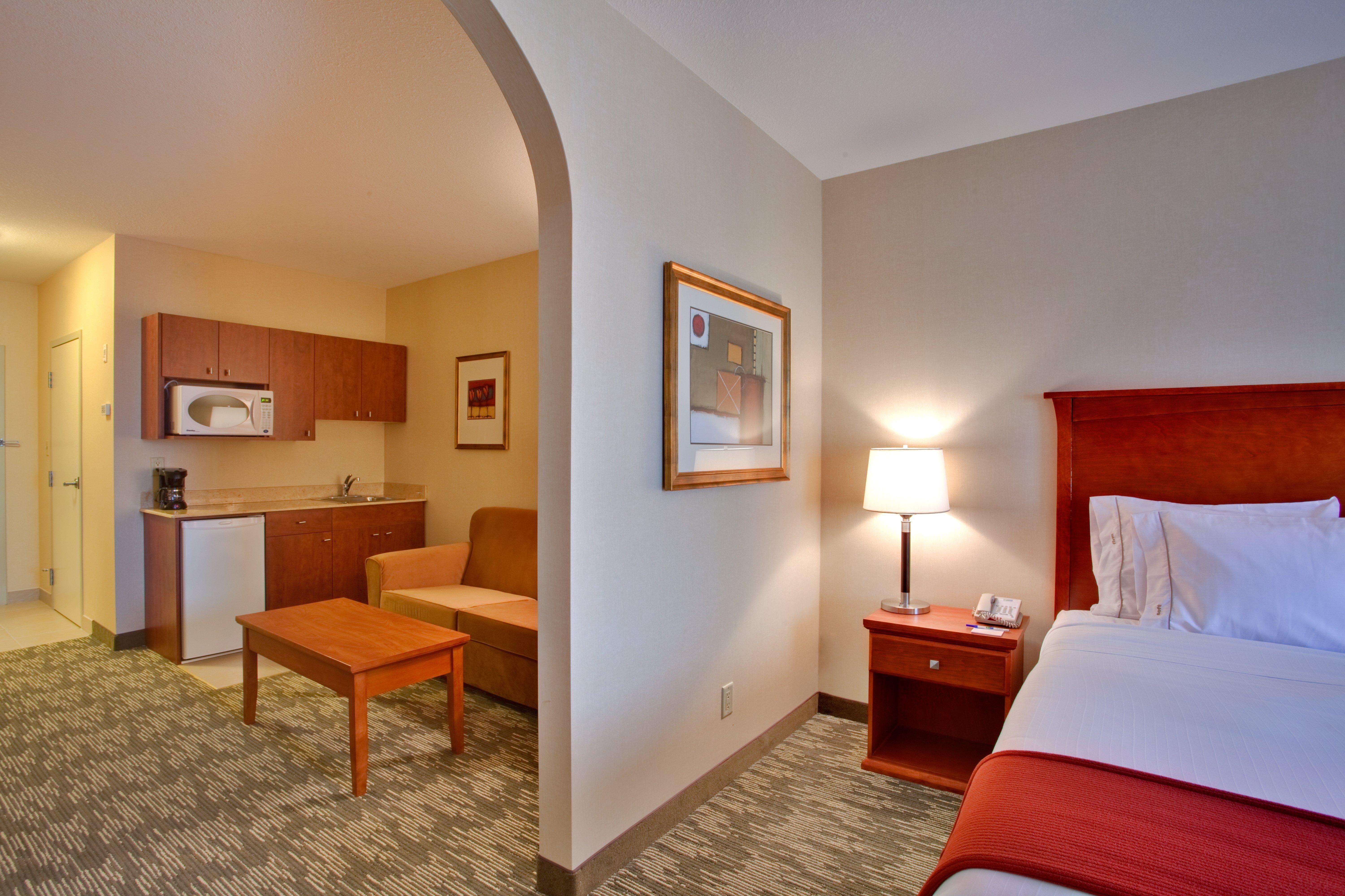 Holiday Inn Express Hotel & Suites-Edmonton South, An Ihg Hotel Exterior foto