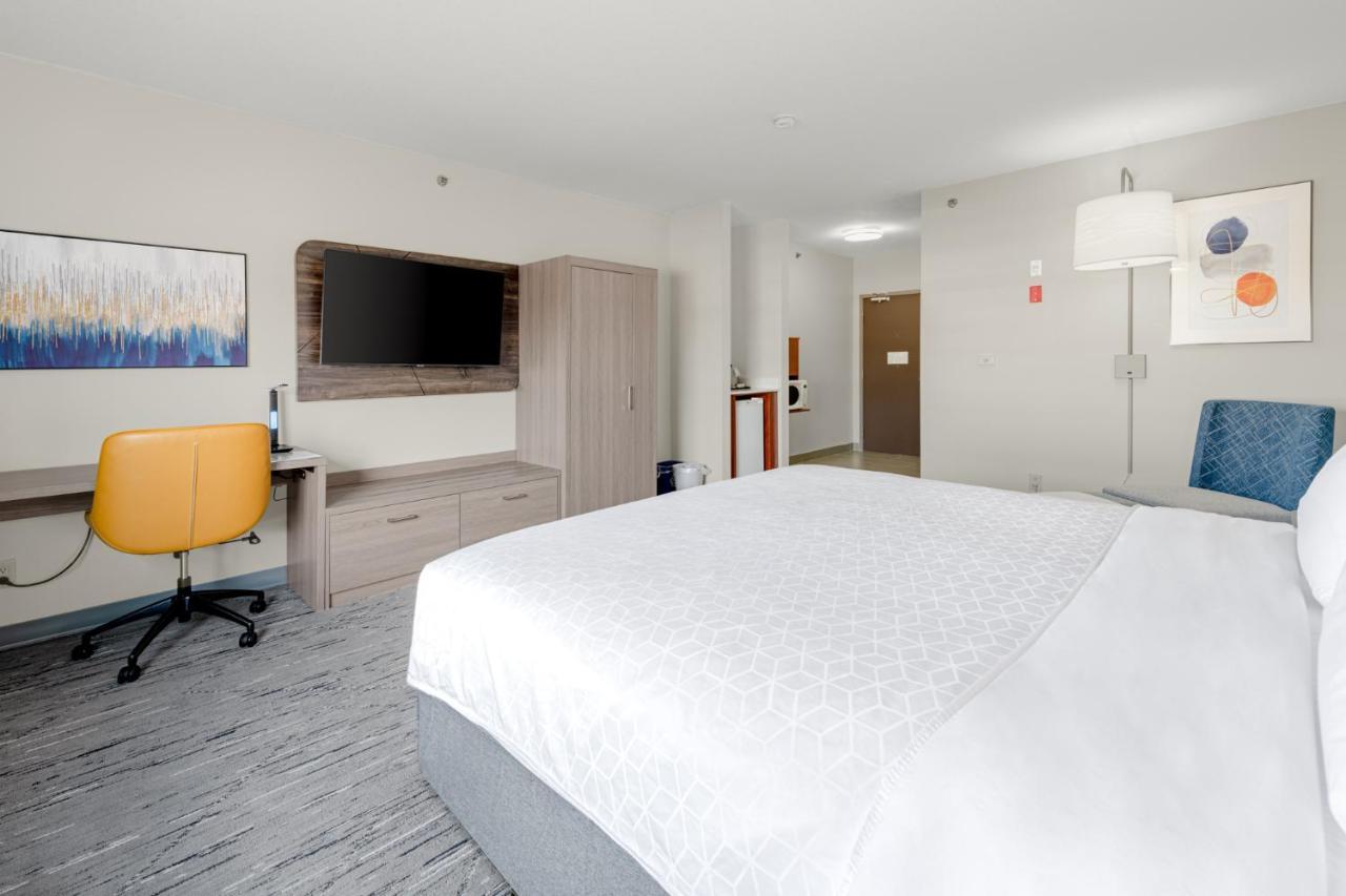 Holiday Inn Express Hotel & Suites-Edmonton South By Ihg Exterior foto