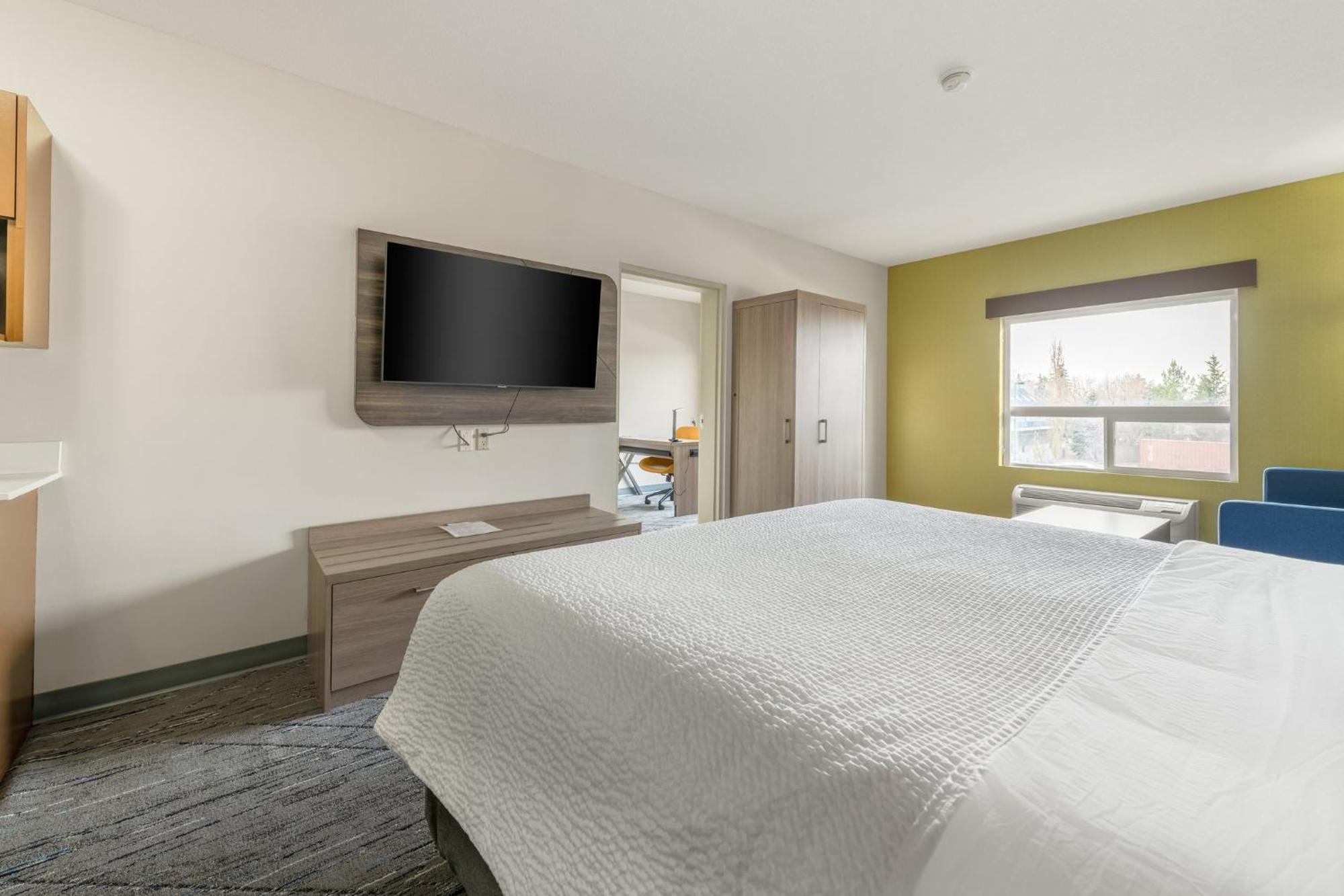 Holiday Inn Express Hotel & Suites-Edmonton South By Ihg Exterior foto