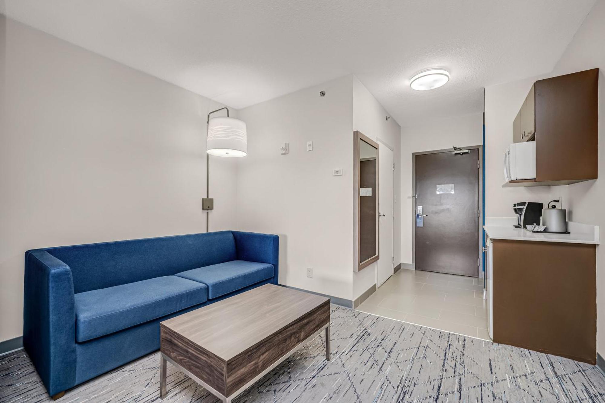 Holiday Inn Express Hotel & Suites-Edmonton South By Ihg Exterior foto