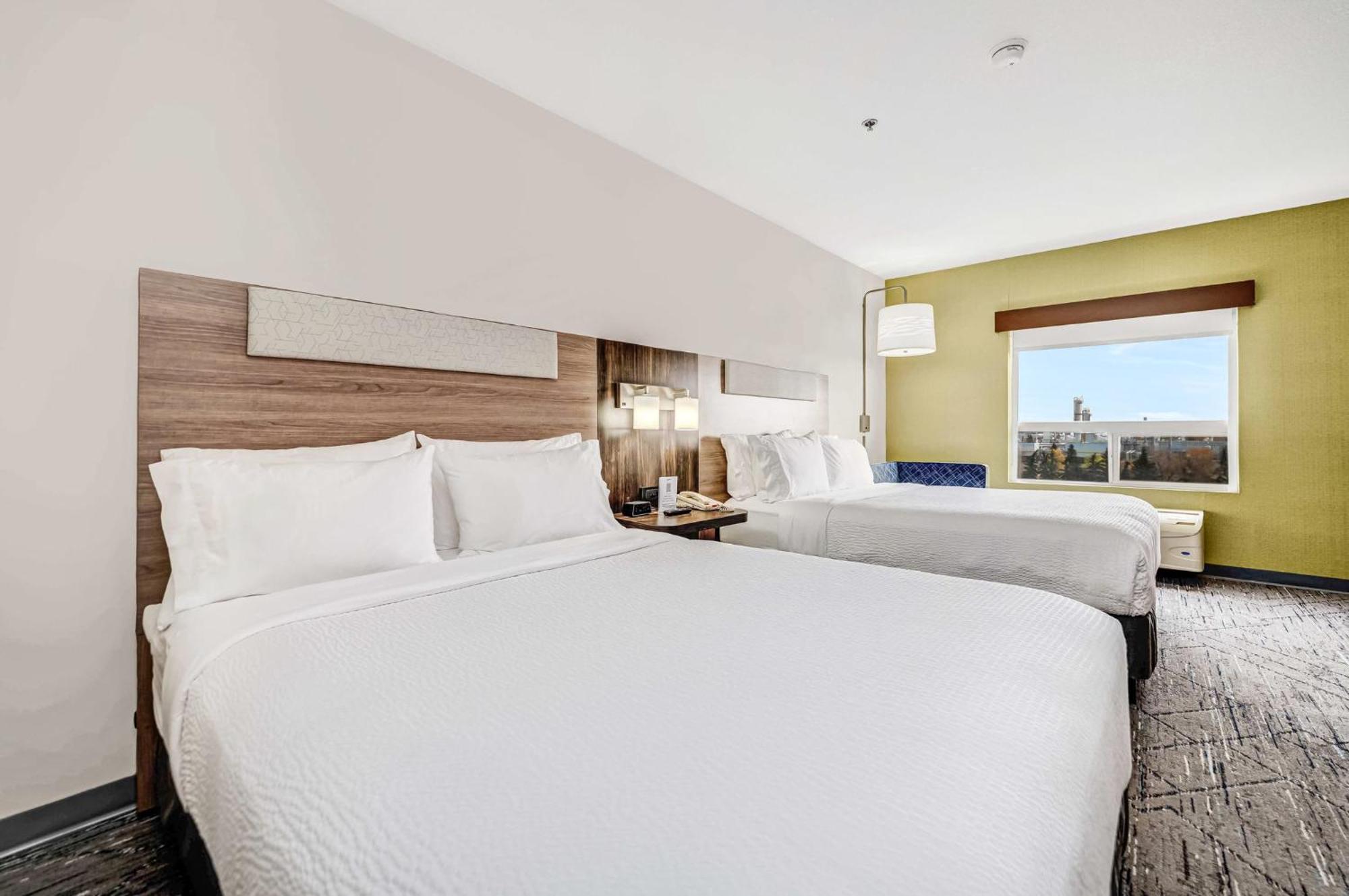 Holiday Inn Express Hotel & Suites-Edmonton South By Ihg Exterior foto