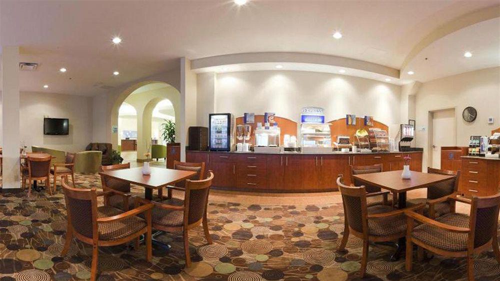 Holiday Inn Express Hotel & Suites-Edmonton South By Ihg Exterior foto
